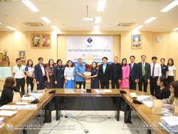 สาขาอุบลฯร่วมรณรงค์ พ.ร.บ. รถราชการ 100%