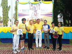 สาขาสุราษฎร์ฯ มอบน้ำดื่มและถุงผ้า ในงานปั่นจักรยาน รพ.สมเด็จพระยุพราชฉวาง