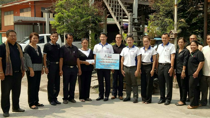 ไทยพัฒนา มอบเงินเป็นกำลังใจให้คุณชูจิต พิณยุวรรณ จากเหตุไฟไหม้